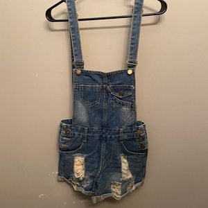 Distressed short overalls